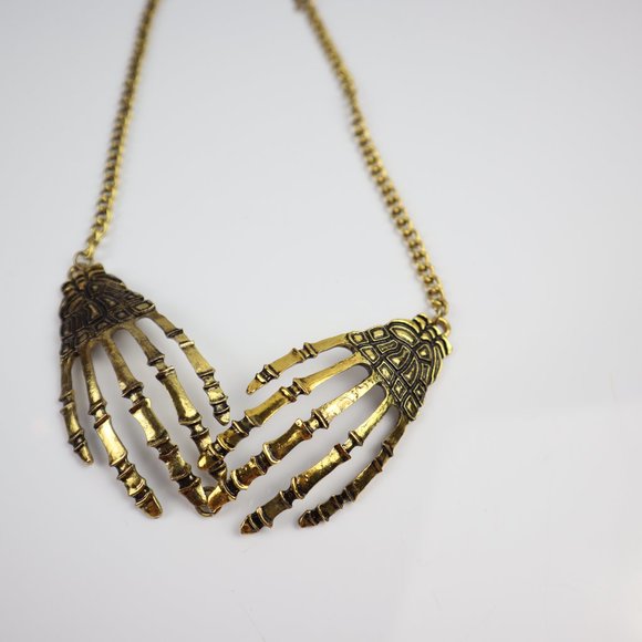 Skeleton Hands Necklace - Picture 4 of 7